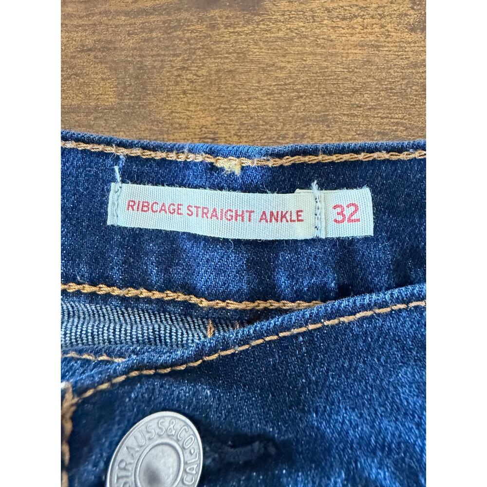 Levi's Women's Ribcage Straigh Ankle Jeans Distressed Size 32 - Picture 3 of 5